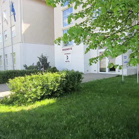 Otel Skanste 3*